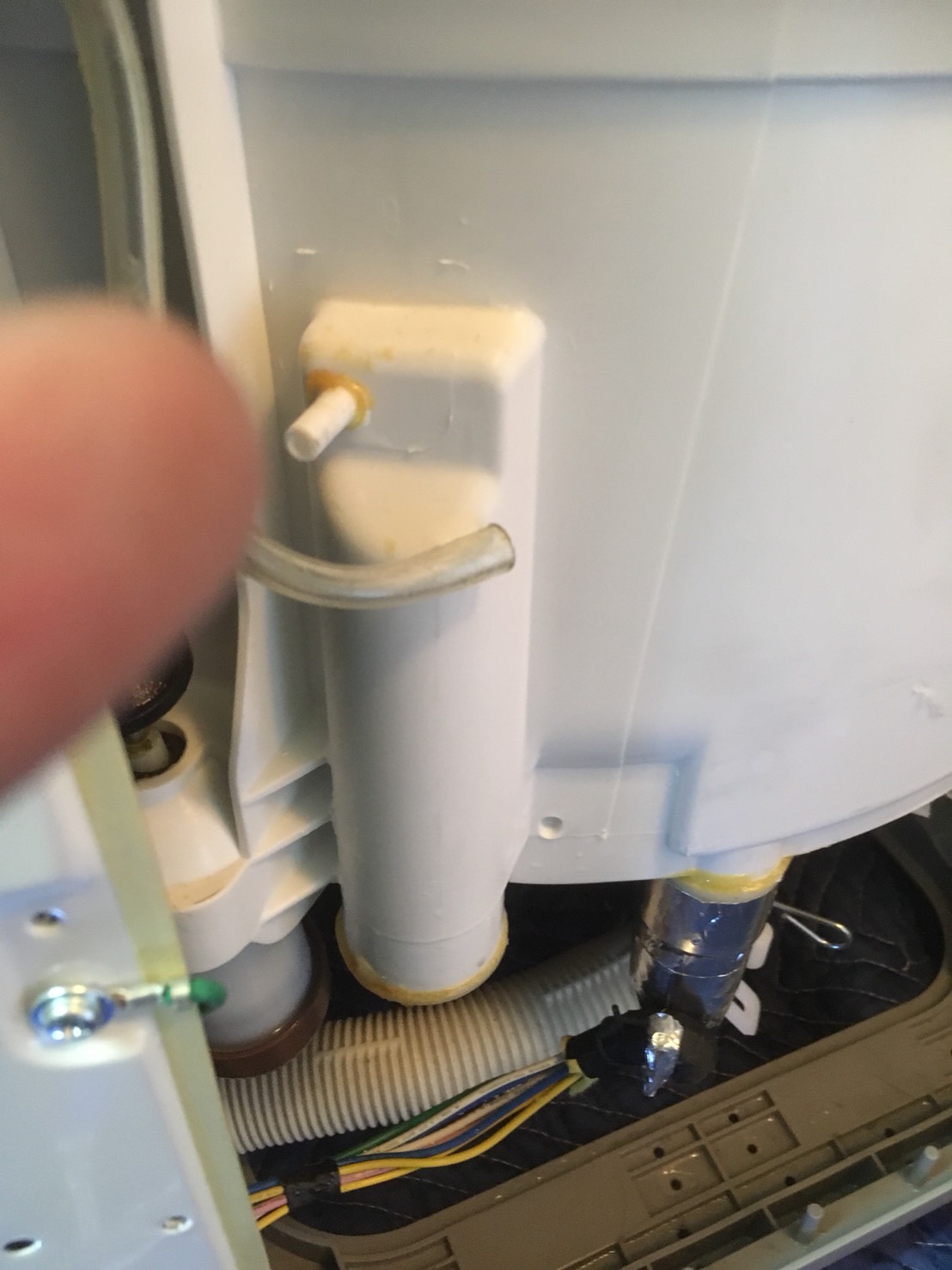 洗濯機水漏れ箇所
